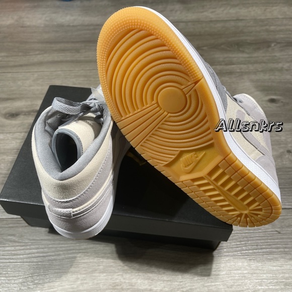 Air Jordan 1 Mid Coconut Milk 🥥 w - Picture 9 of 11